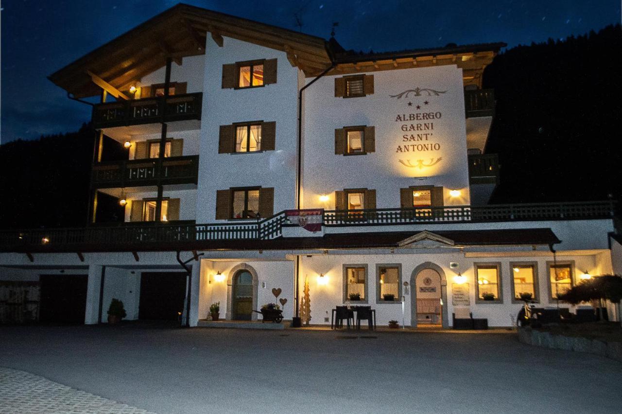 Hotel Garni Sant'Antonio Con Spa Мадонна-ди-Кампильо Экстерьер фото