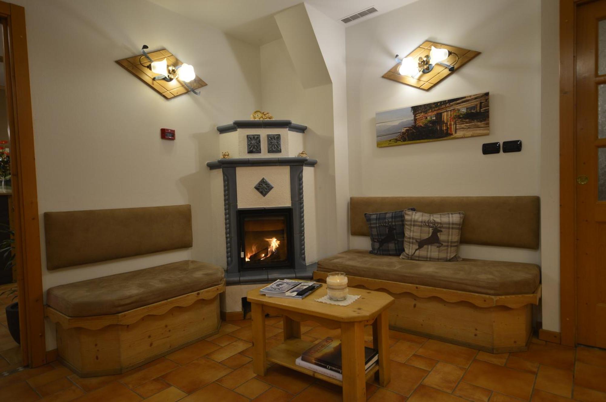 Hotel Garni Sant'Antonio Con Spa Мадонна-ди-Кампильо Экстерьер фото