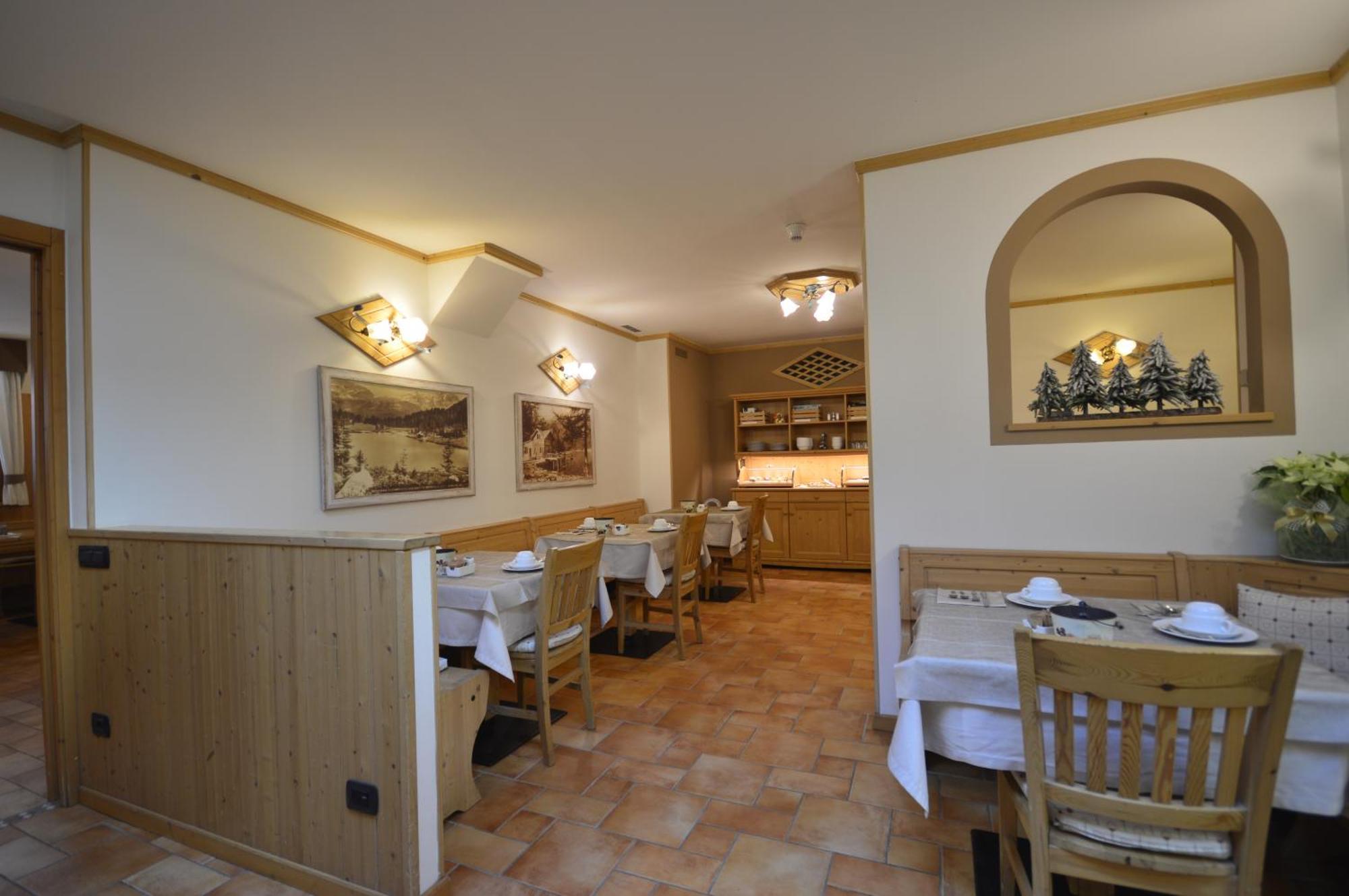 Hotel Garni Sant'Antonio Con Spa Мадонна-ди-Кампильо Экстерьер фото