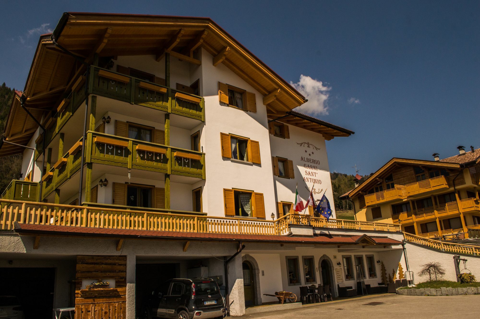 Hotel Garni Sant'Antonio Con Spa Мадонна-ди-Кампильо Экстерьер фото